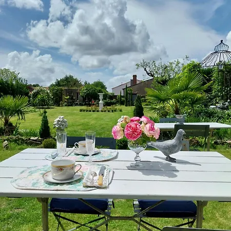 D'hotes Le Griffon 1855 بيت ضيافة 3*